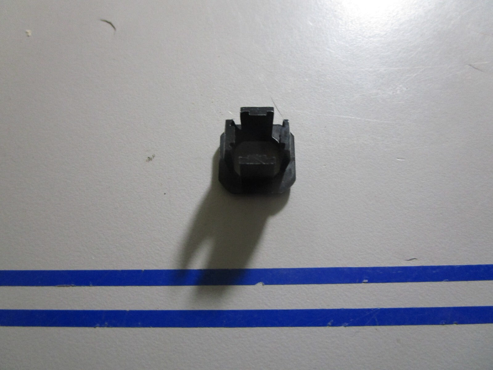 *NEW OEM* 0810 OMC Johnson Evinrude Grommet 320731 0320731