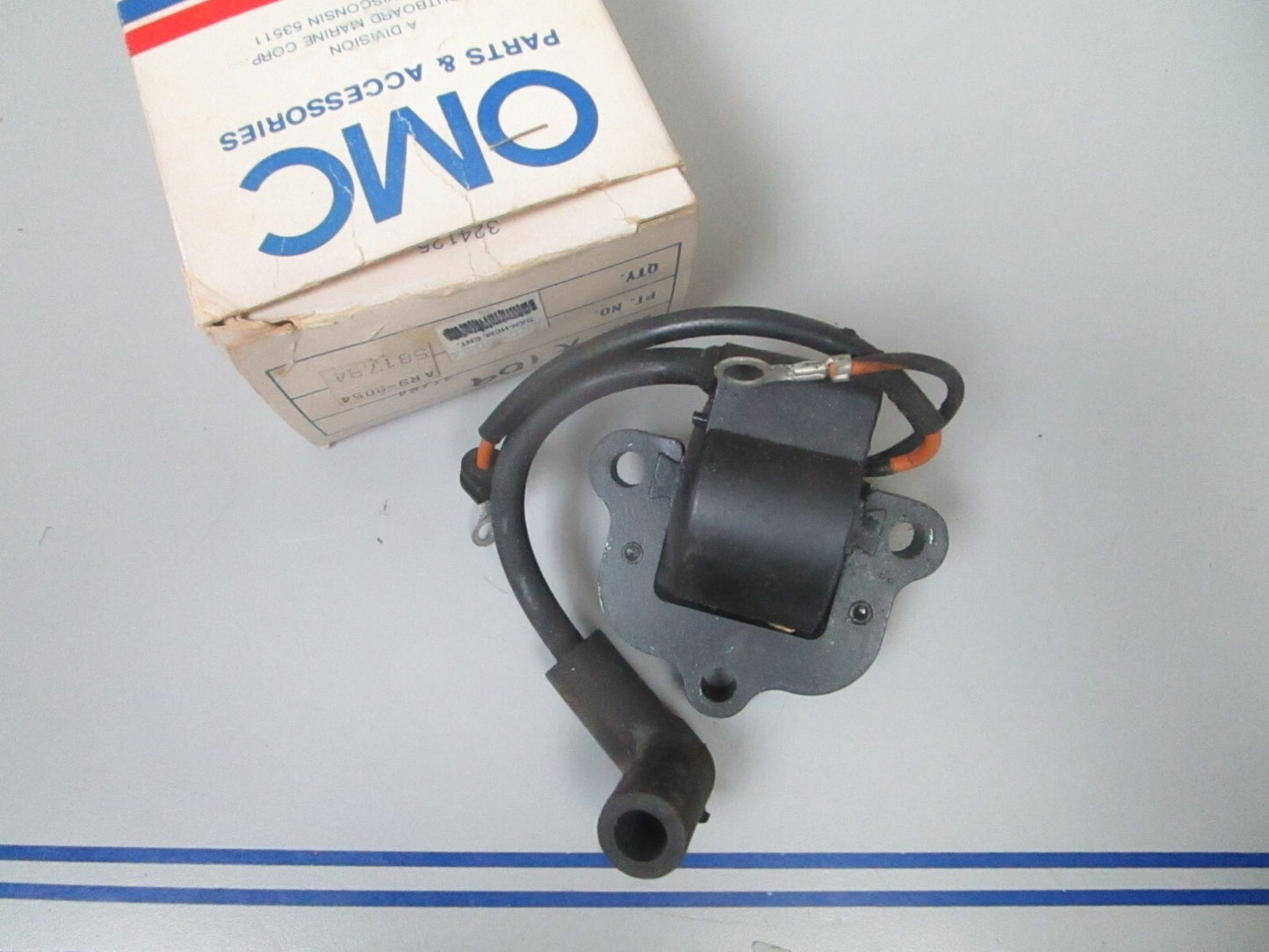 *NEW OEM* 0810 OMC Johnson Evinrude Ignition Coil & Yoke Assembly 581784 0581784