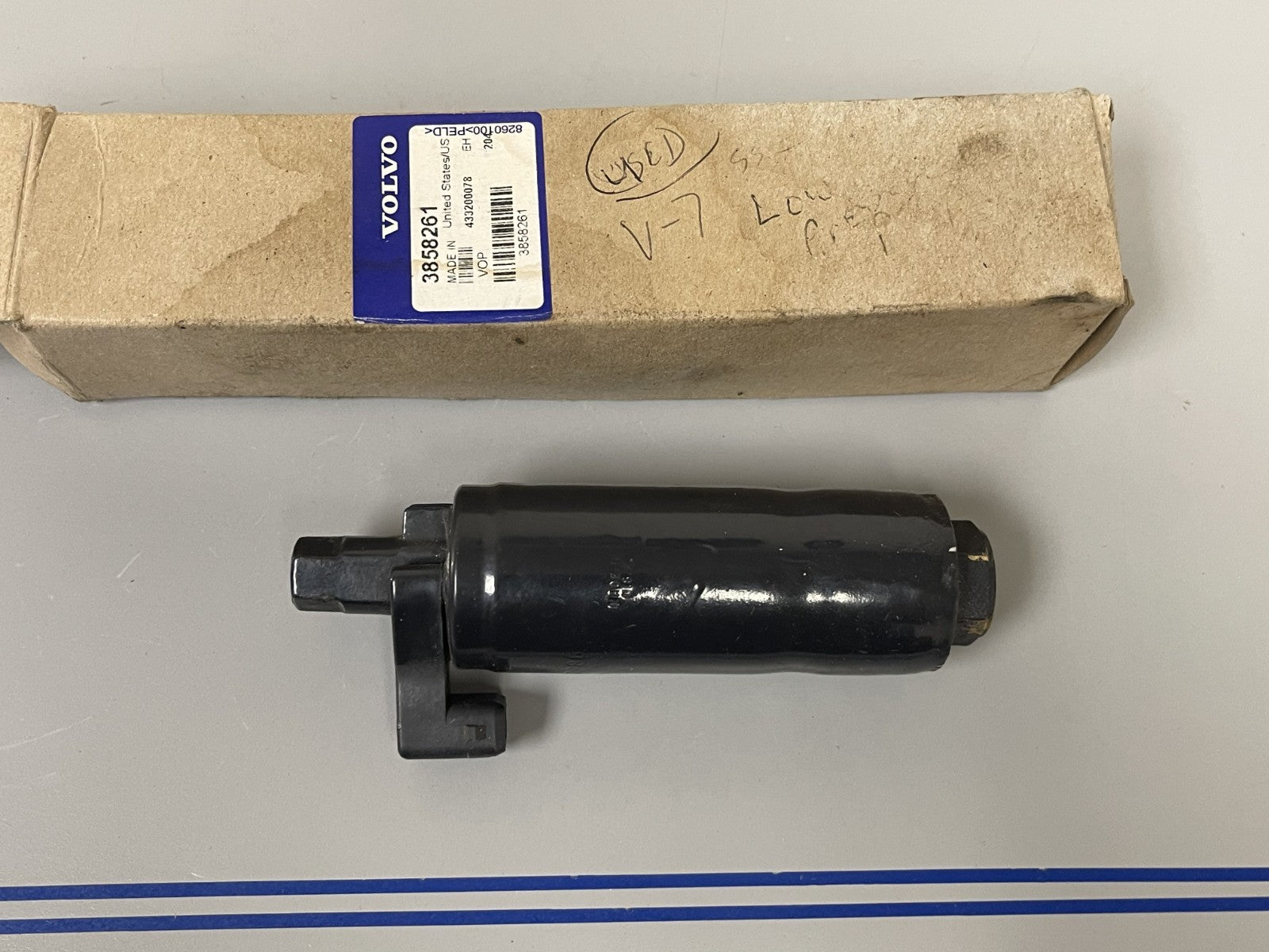 NEW OEM Volvo Penta 3858261 Fuel Pump 0670