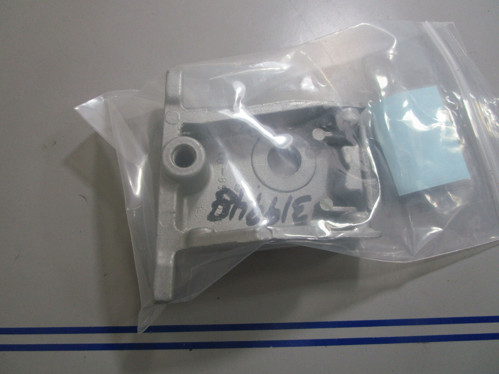 *NEW OEM* 0770 OMC Johnson Evinrude Bracket 319948 0319948