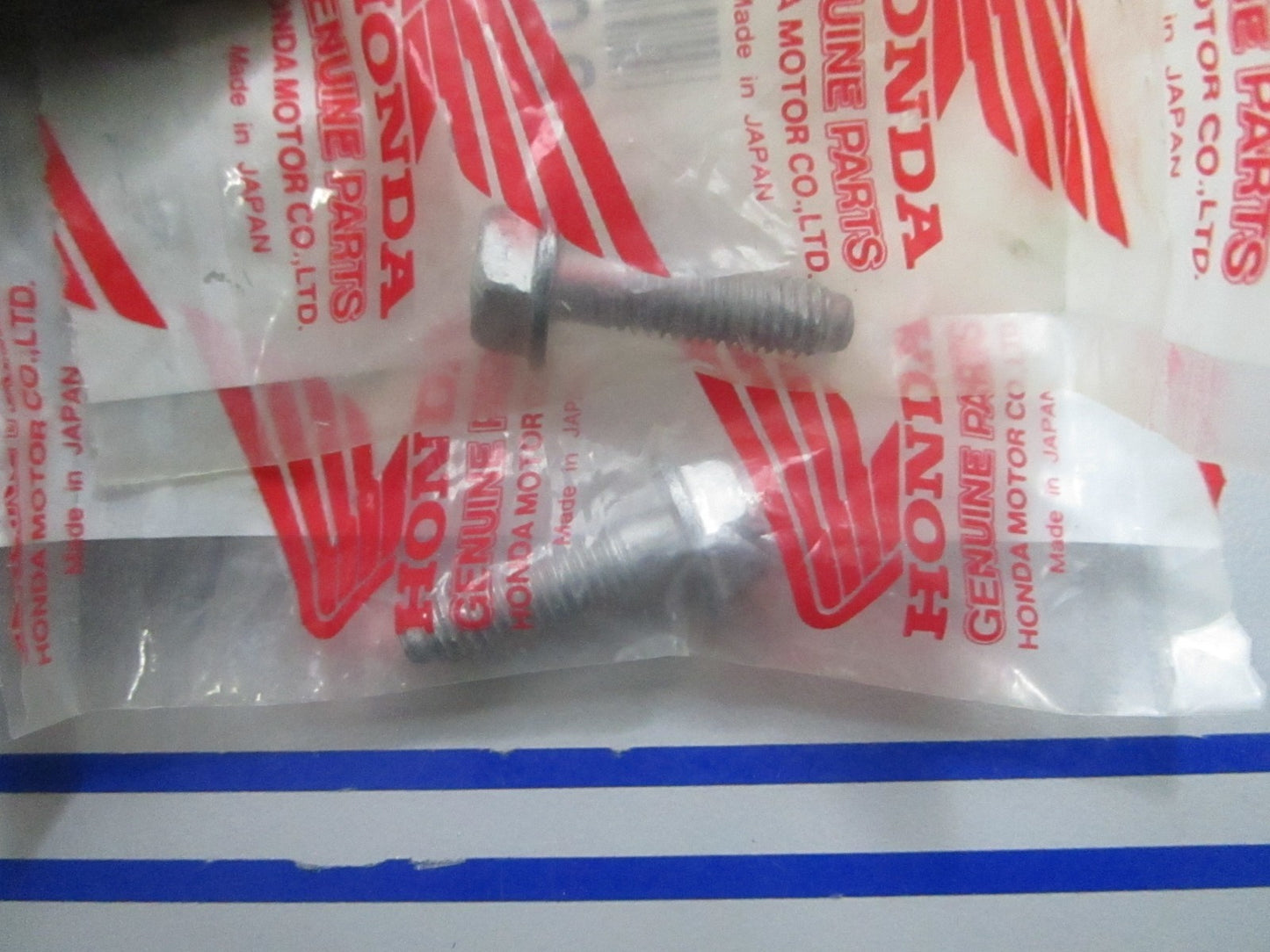 *NEW OEM* (LOT OF 2) 0810 Honda Flange Bolt 90013-ZV4-010