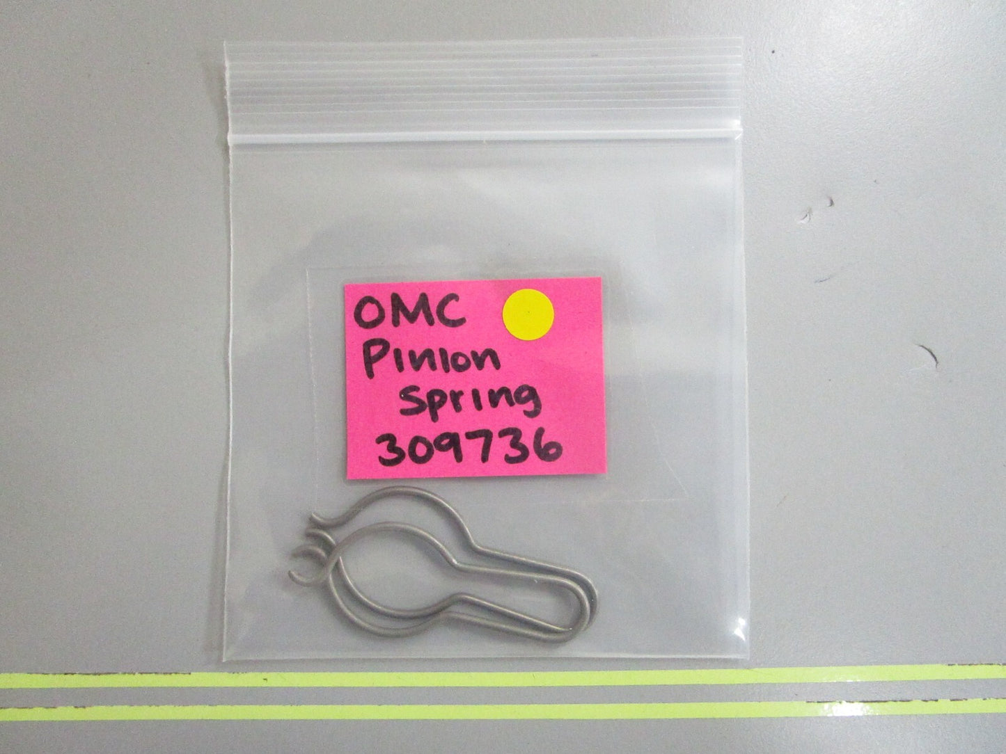 *NEW OEM* (LOT OF 2) 0810 OMC Johnson Evinrude Pinion Spring 309736 0309736