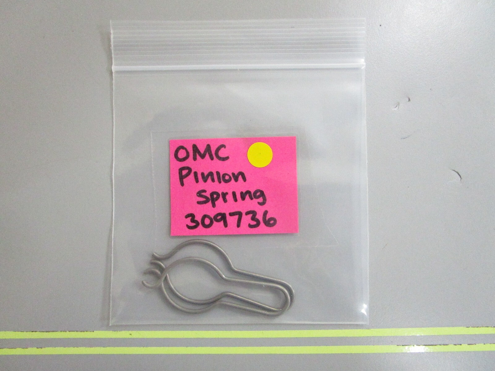*NEW OEM* (LOT OF 2) 0810 OMC Johnson Evinrude Pinion Spring 309736 0309736