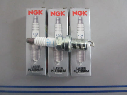 *NEW OEM* (LOT OF 3) 0820 NGK Spark Plug PZFR5F-11