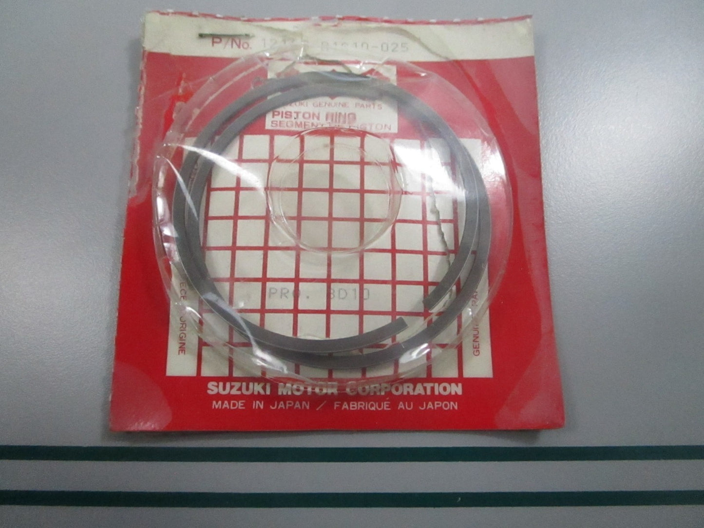 NEW OEM 12140-01C10-025 Suzuki Piston Ring Set 0810
