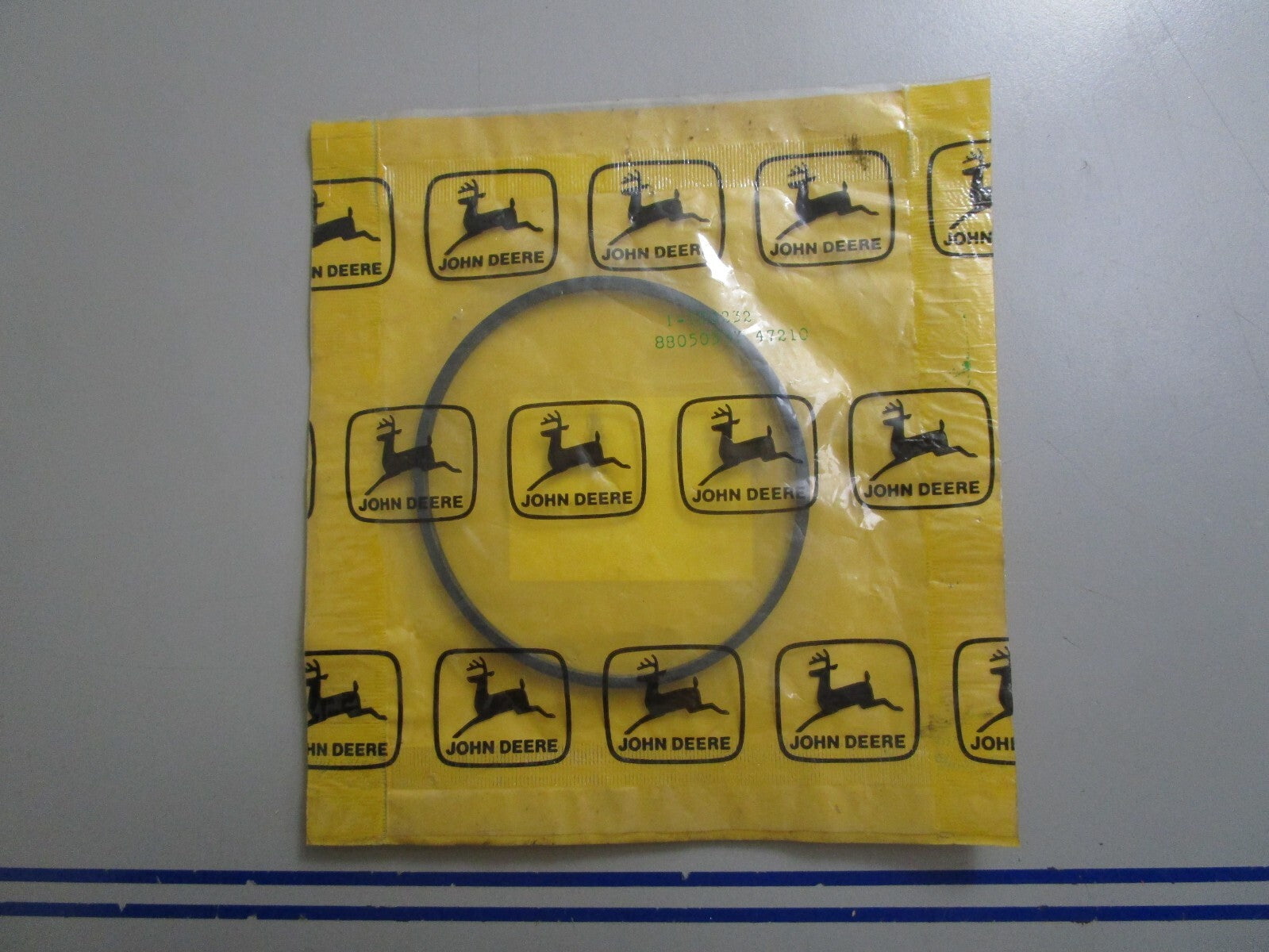 *NEW OEM* 0810 John Deere Ring T20232