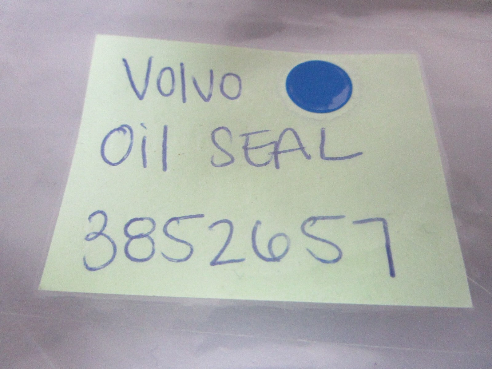 *NEW OEM* 0810 Volvo Penta Oil Seal 3852657