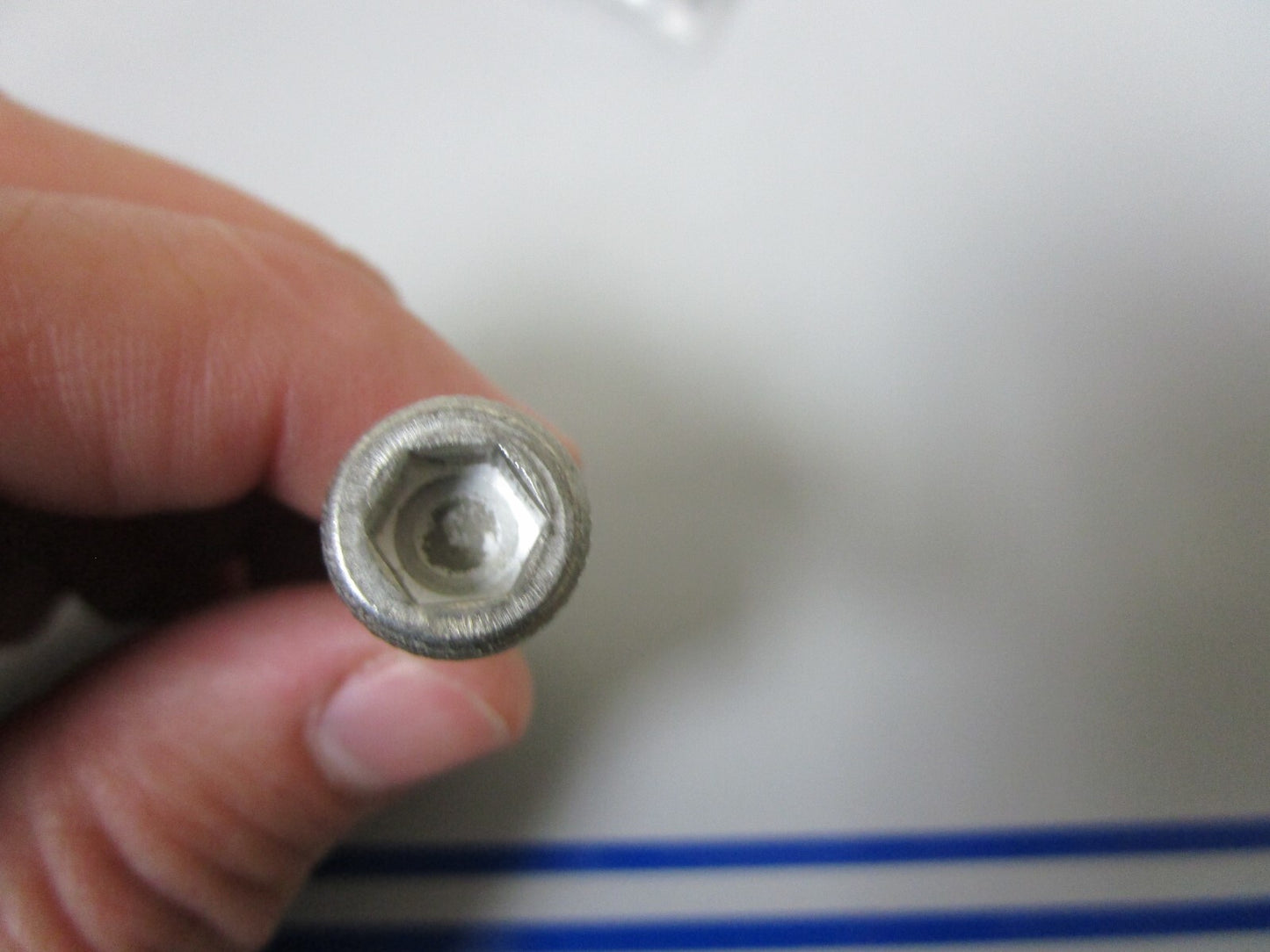 *NEW OEM* 0810 Volvo Penta Hexagon Socket Screw 20554913