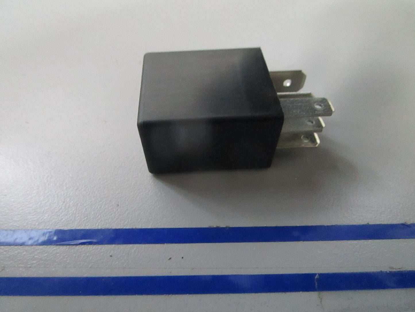 *NEW OEM* 0810 Volvo Penta Relay 3841366