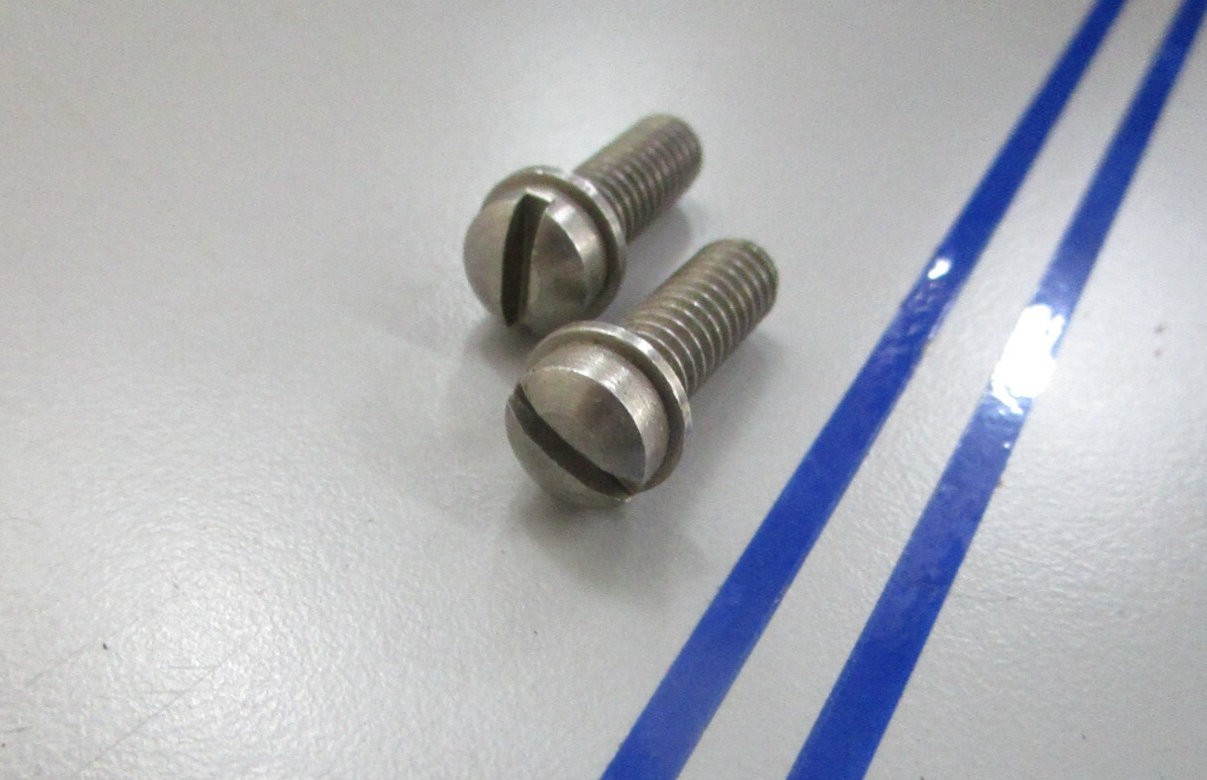 *NEW OEM* (LOT OF 2) 0810 OMC Johnson Evinrude Throttle Screw 304071 0304071