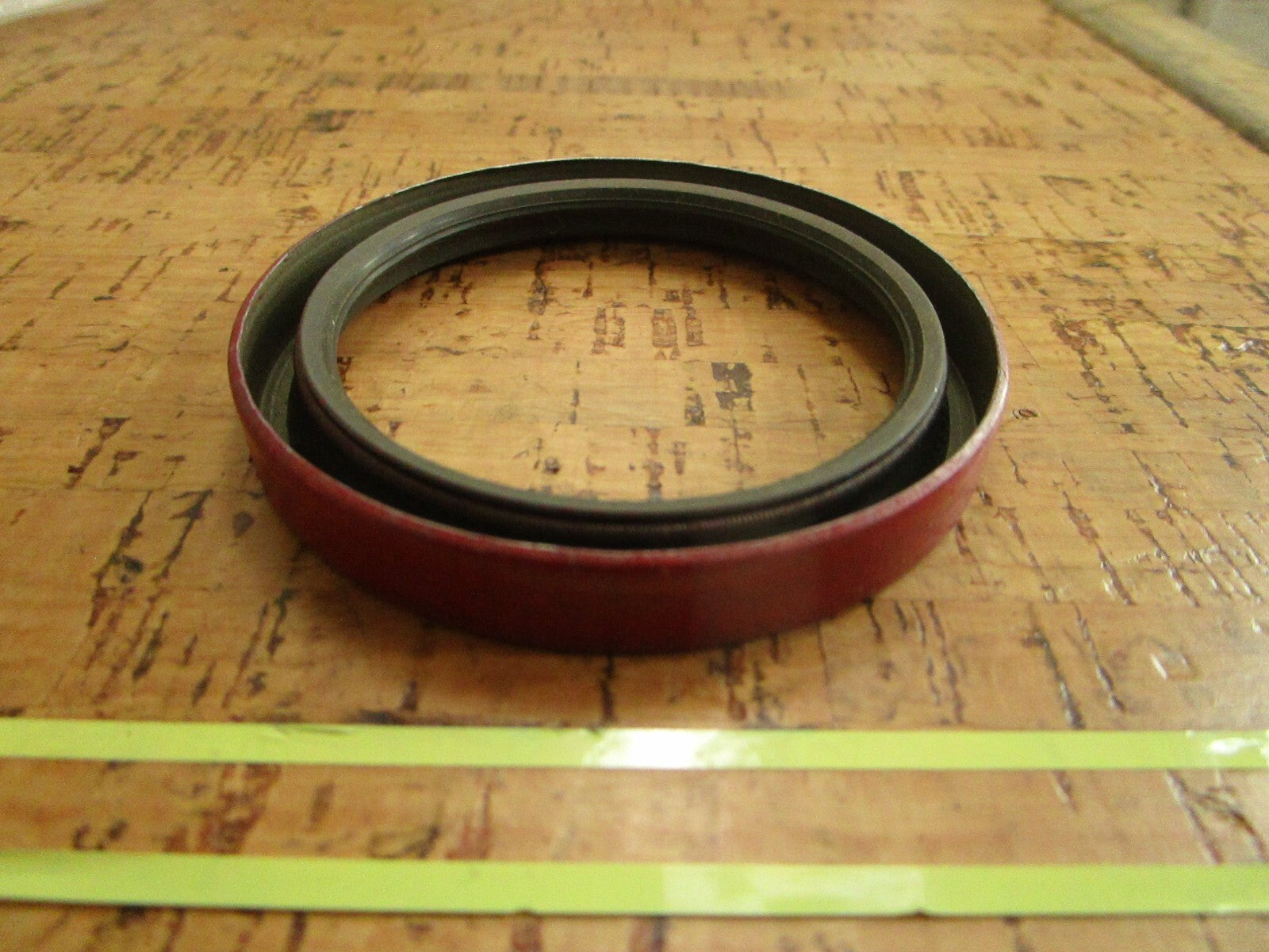 *NEW OEM*  0810 GM Oil Seal 10191640