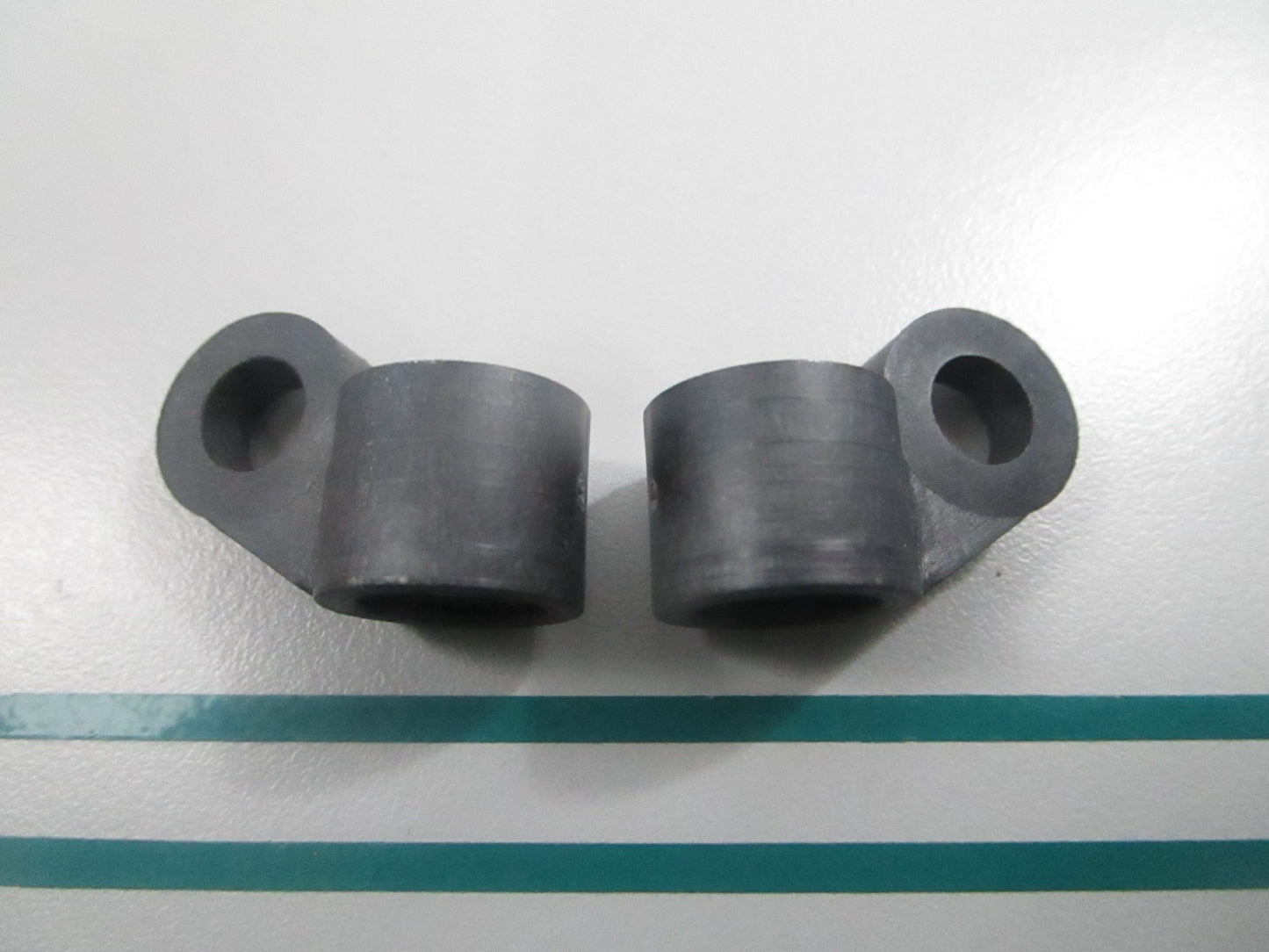 NEW OEM (LOT OF 2) 324685 0324685 OMC Johnson Evinrude Connector 0810