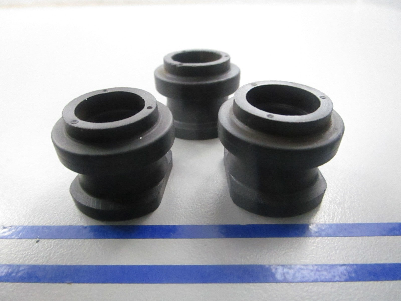 NEW OEM (LOT OF 3) 314331 0314331 OMC Johnson Evinrude Grommet 0810