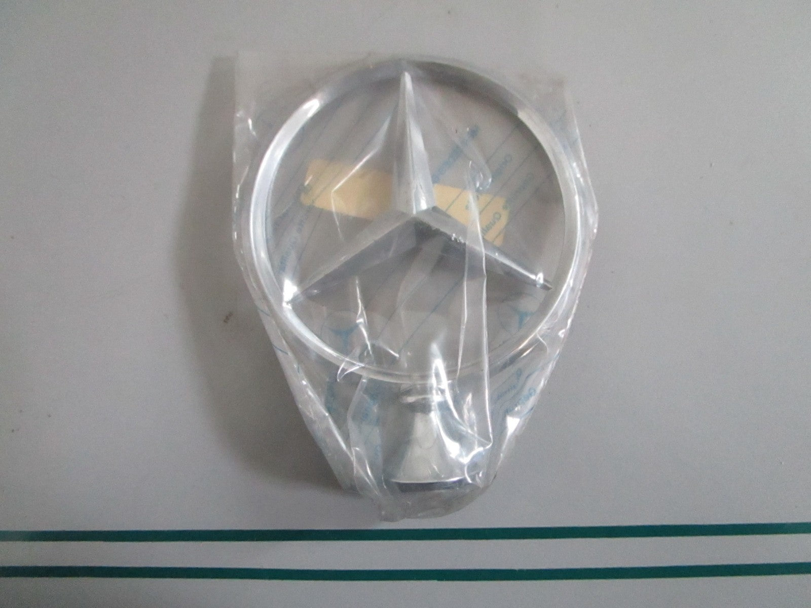 NEW OEM A1808880109 Mercedes-Benz Hood Ornament 0820