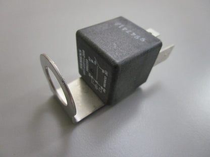 *NEW OEM* 0810 OMC Johnson Evinrude Relay 586233 0586233