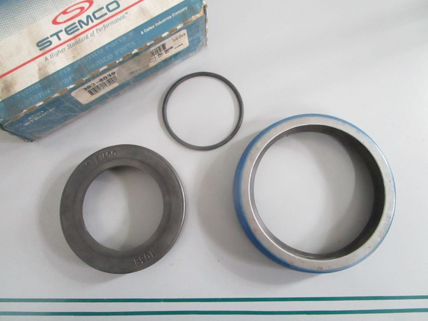 NEW OEM 382-8039 Stemco Seal and Spacer 0820