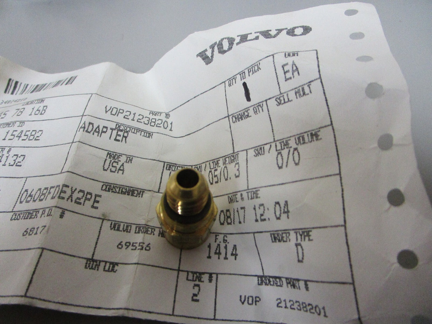 *NEW OEM* 0810 Volvo Penta Adapter 21238201