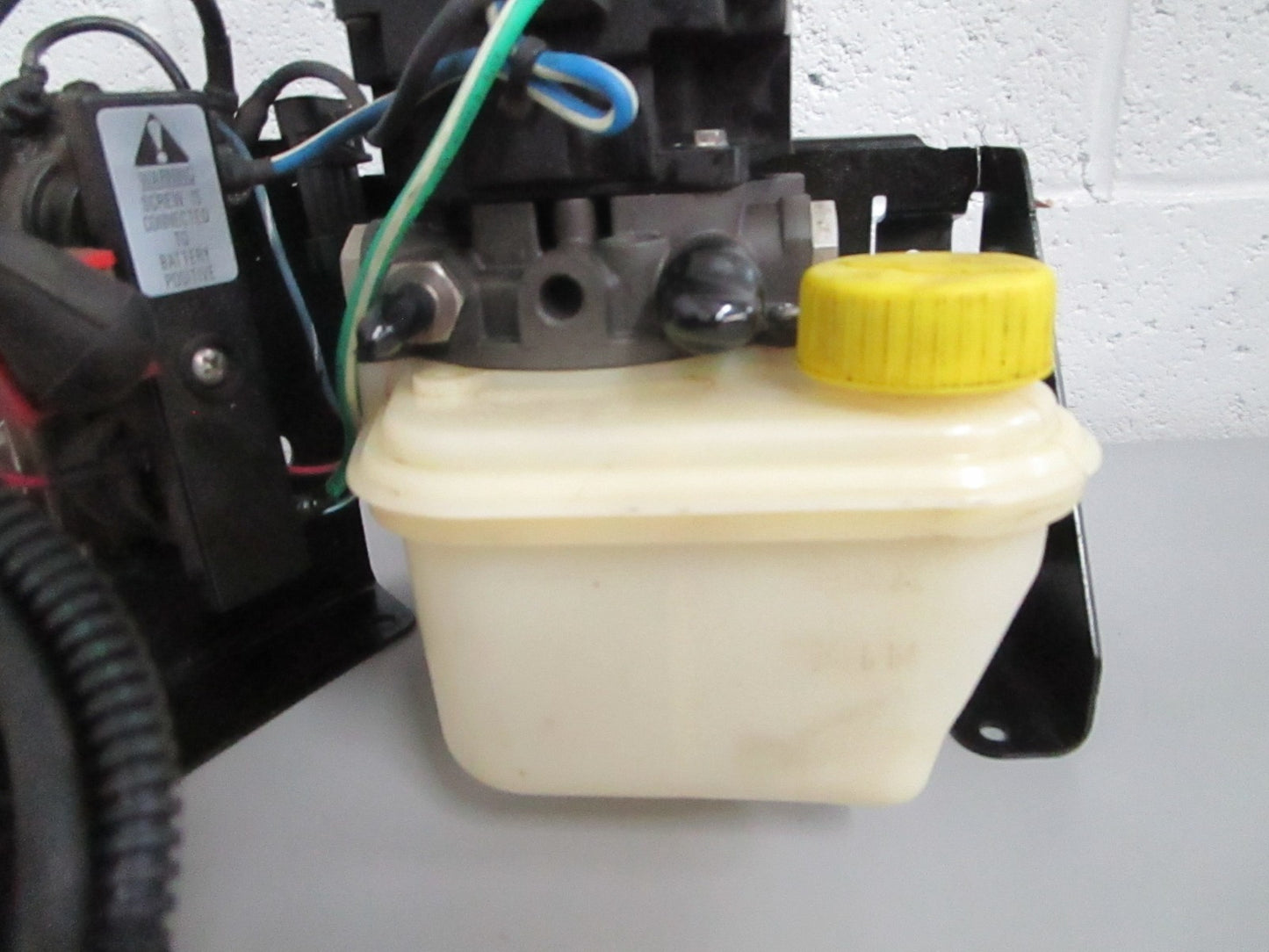 NEW OEM 93247A7 Mercury Quicksilver Trim Pump Assy 0820