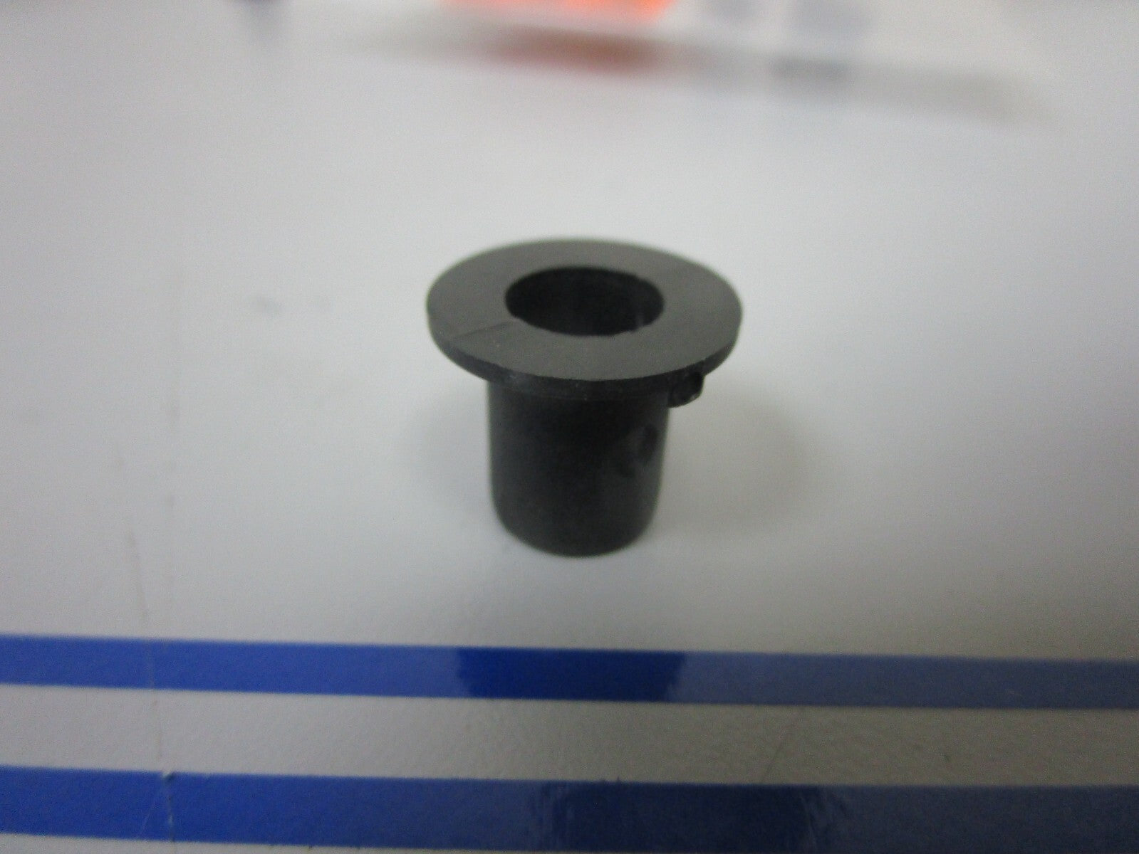 *NEW OEM* 0810 OMC Johnson Evinrude Bushing 305347 0305347