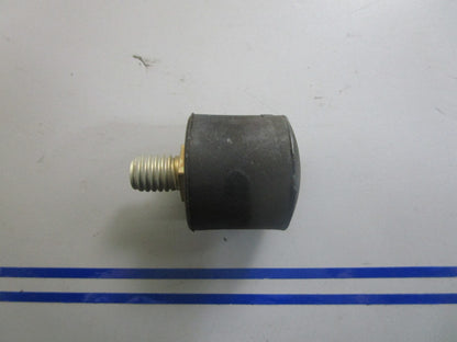 *NEW OEM* 0810 OMC Johnson Evinrude Rubber Mount 325975 0325975