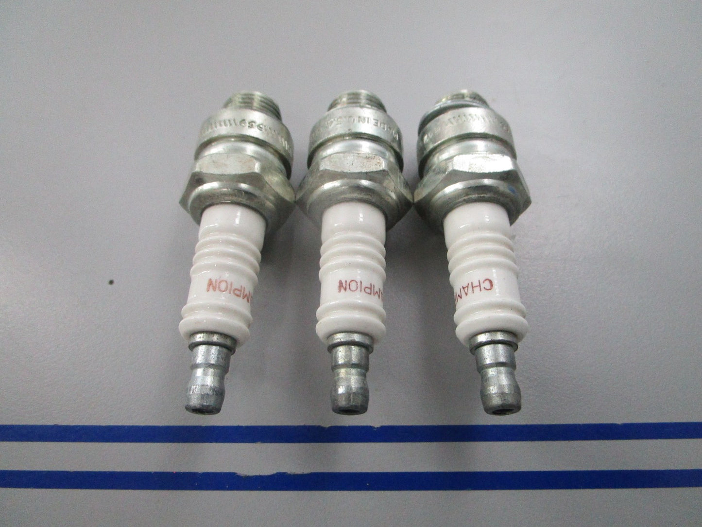 NEW (LOT OF 3) Champion J8C Spark Plug 0810