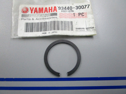 NEW OEM 93440-30077-00 Yamaha Circlip 0810