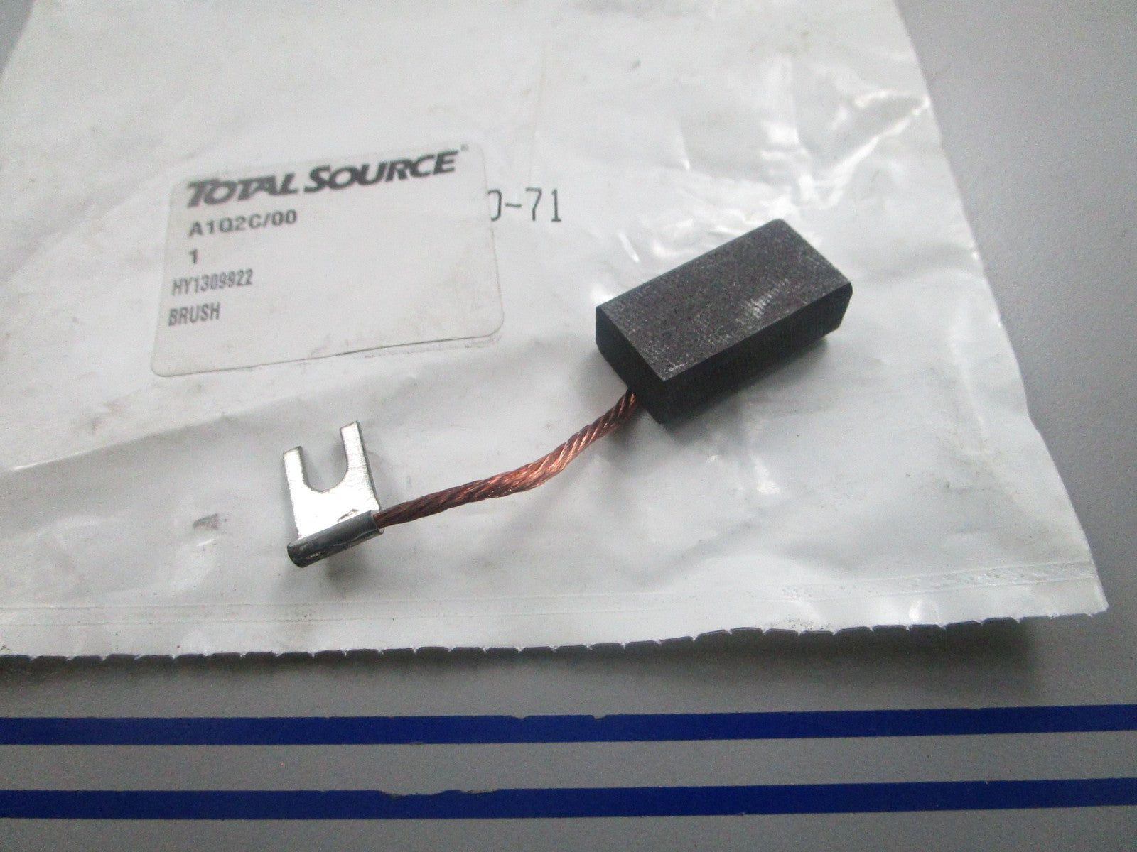NEW Total Source HY1309922 For: Hyster Brush 0810