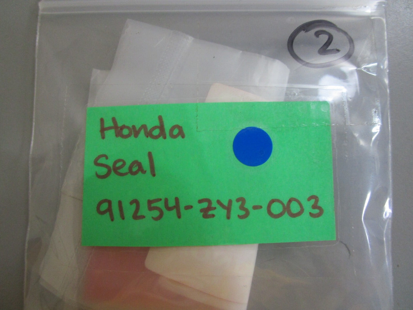 *NEW OEM* 0810 Honda Seal 91254-ZY3-003