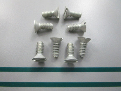 NEW OEM (LOT OF 8) 302104 0302104 OMC Johnson Evinrude Screw 0810