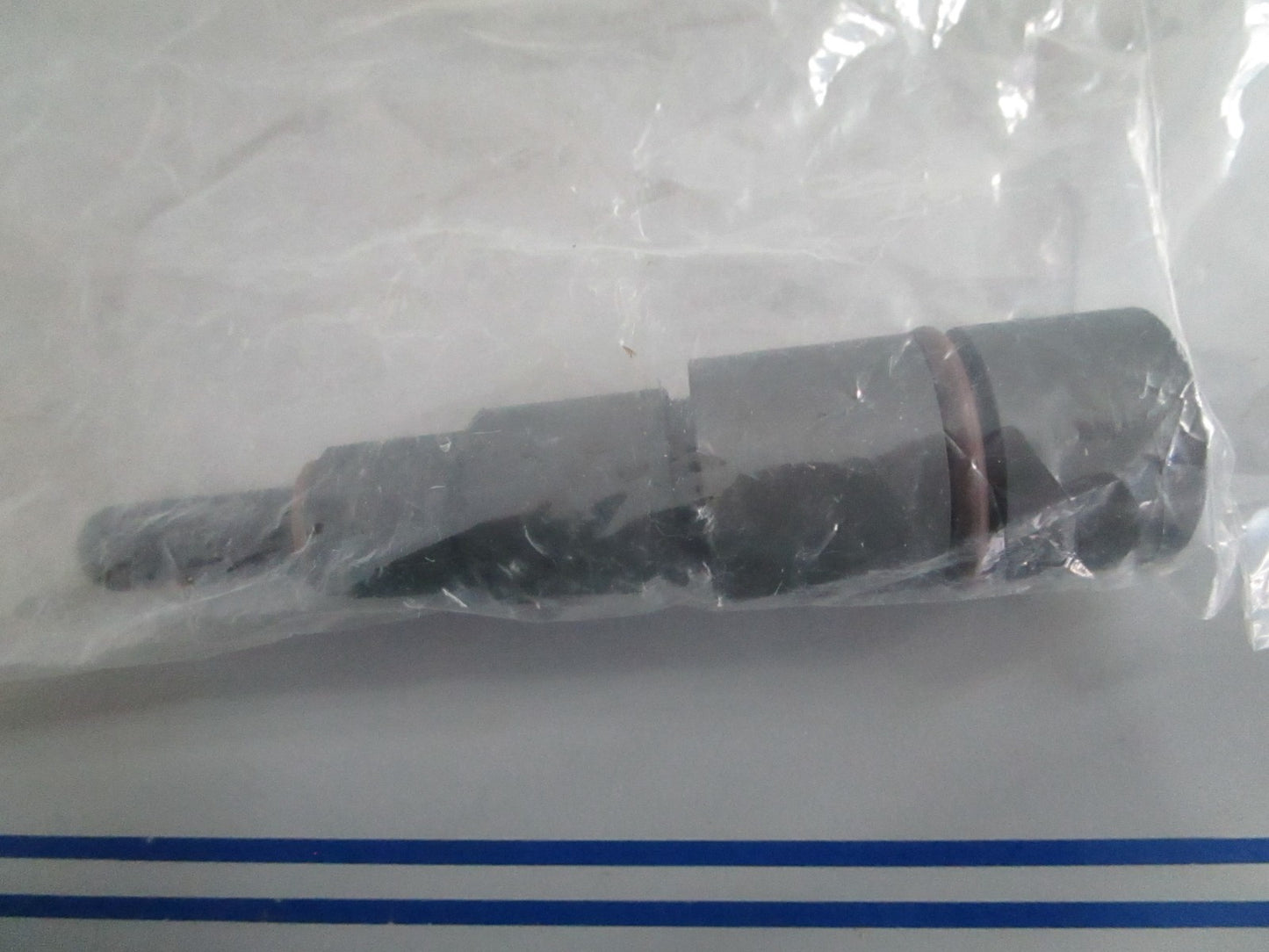 NEW OEM Bosch 3943205RX Reman Fuel Injector 0820