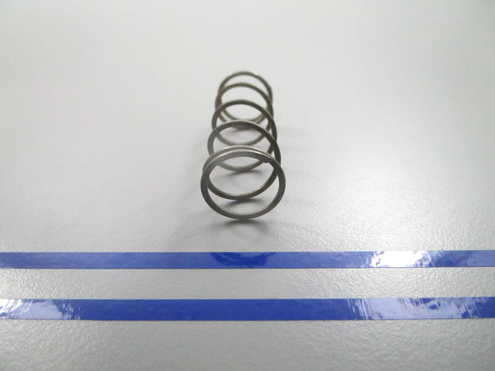 *NEW OEM* 0810 OMC Johnson Evinrude Spring 124630 0124630