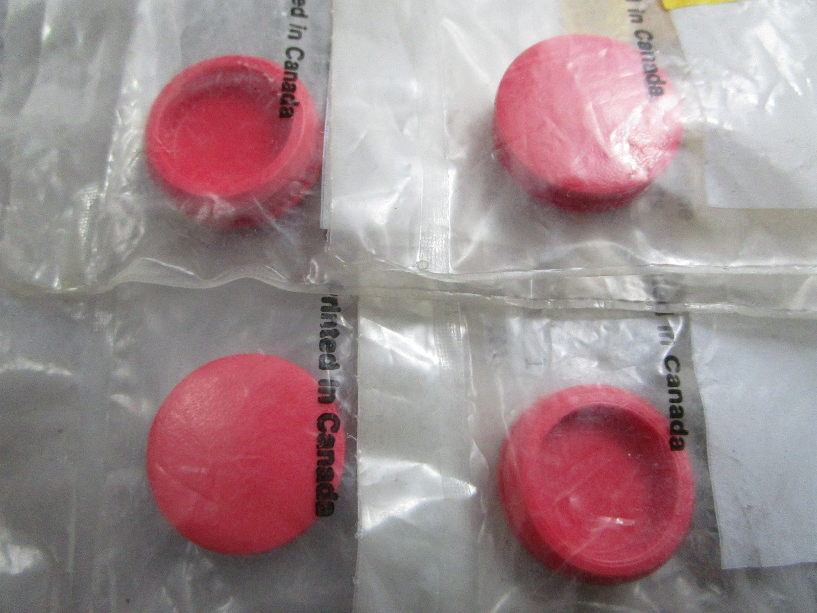 *NEW* (LOT OF 4) 0810 Sea-Doo BRP Red Fuel Cap Snap 293000035