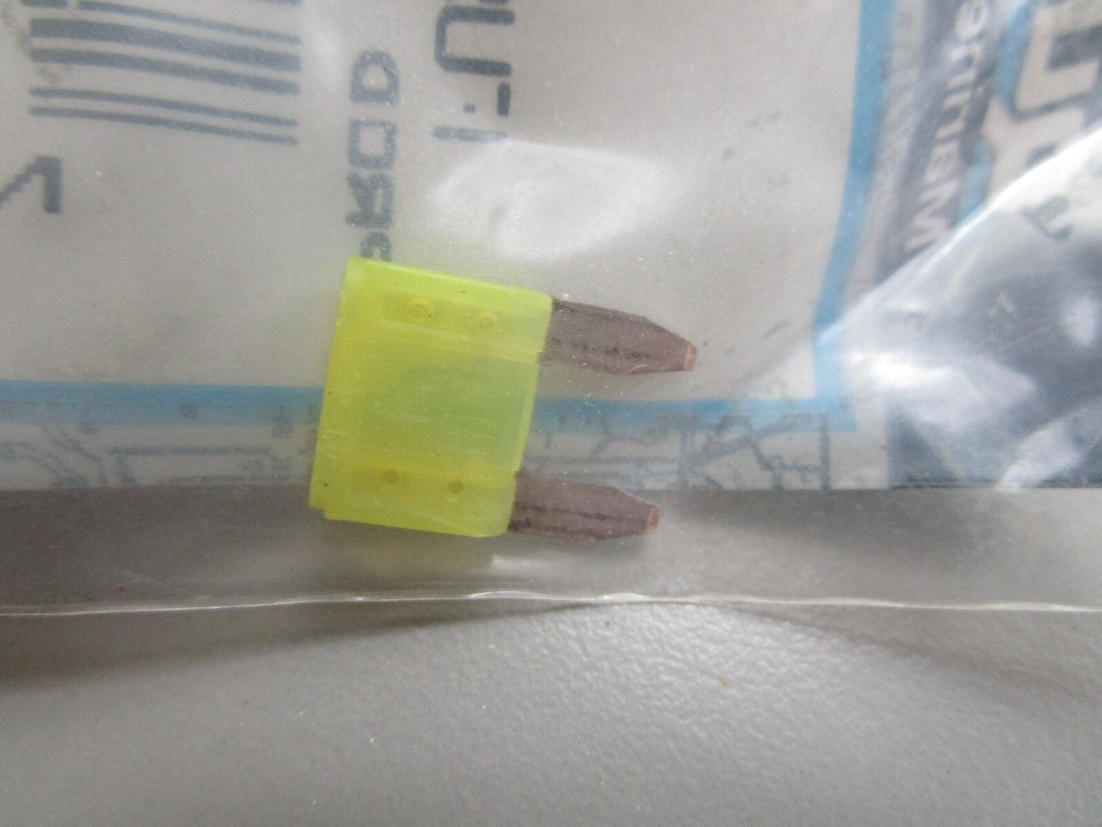 *NEW OEM* 0820 Mercury Quicksilver 20 AMP Yellow Fuse 88-804291