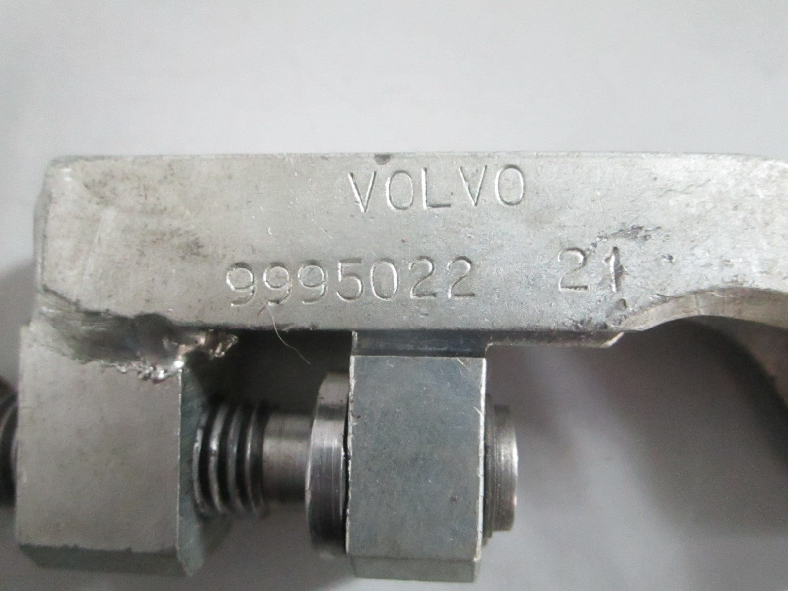 NEW OEM 9995022 Volvo Penta Press Tool 0820