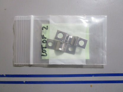 *NEW OEM* (LOT OF 2) 0810 OMC Johnson Evinrude Bearing Clamp 305609 0305609