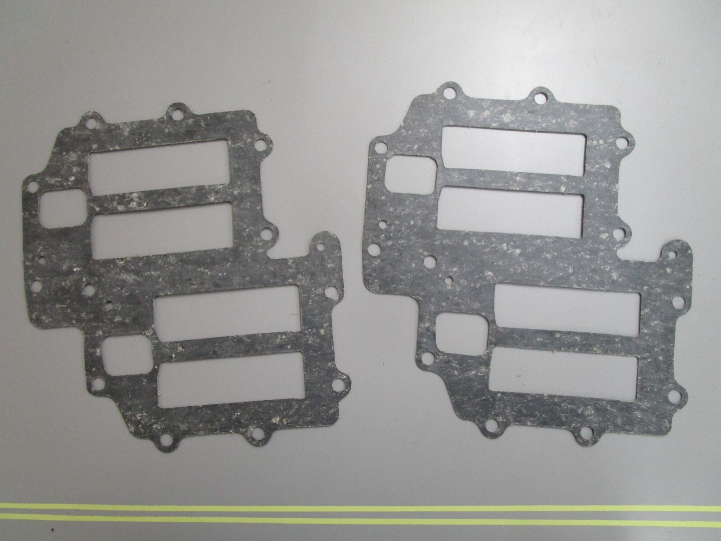 *NEW OEM* (LOT OF 2) 0810 OMC Johnson Evinrude Gasket 312229 0312229