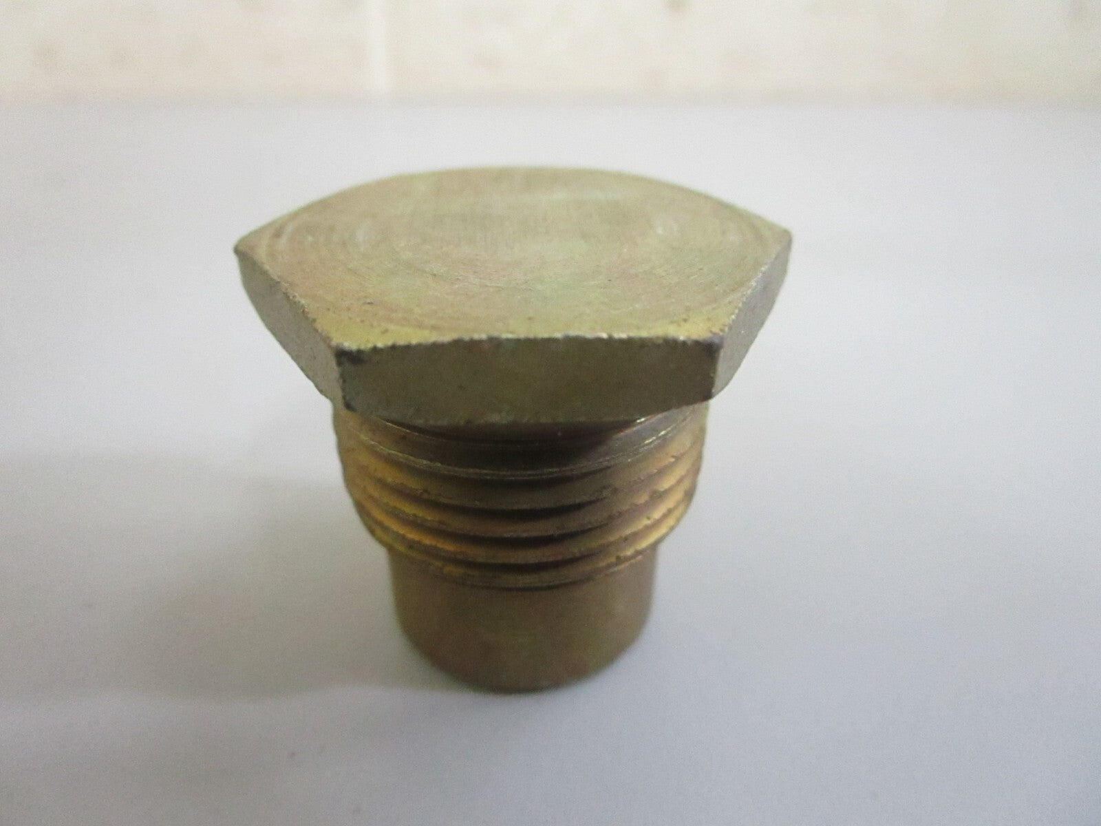 *NEW OEM* 0820 John Deere Plug AR72101