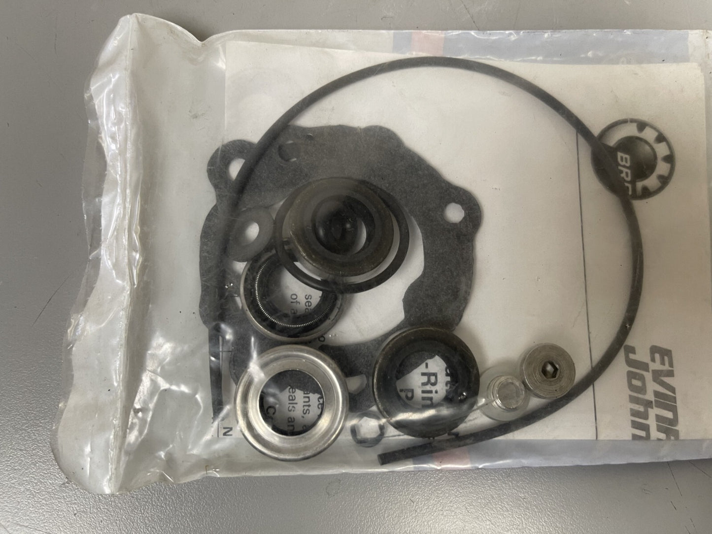 *NEW OEM* 0670 OMC Johnson Evinrude Gearcase Seal Kit 396352 0396352