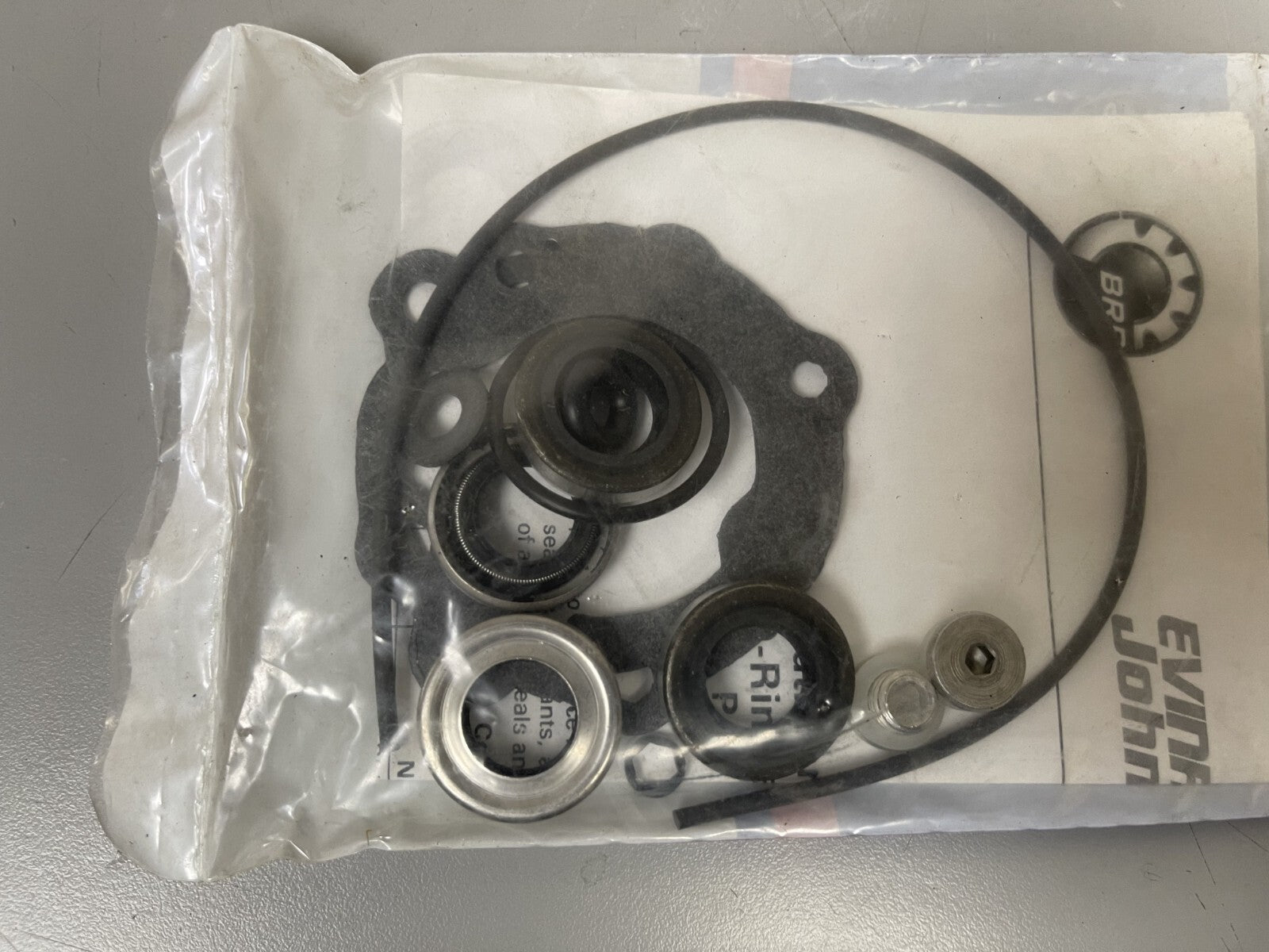 *NEW OEM* 0670 OMC Johnson Evinrude Gearcase Seal Kit 396352 0396352