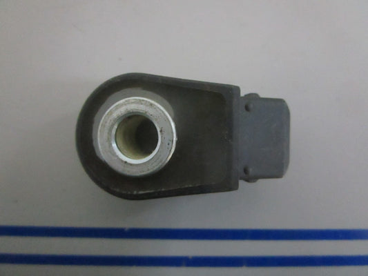 NEW OEM 0261231001 Bosch Knock Sensor 0820