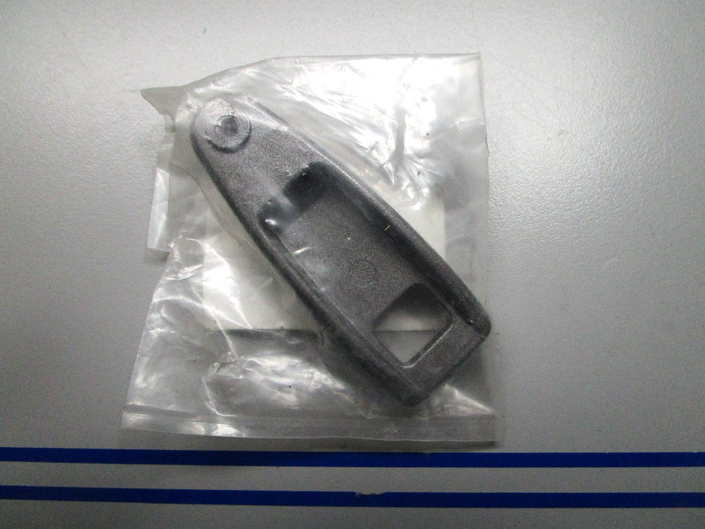 *NEW OEM* 0810 Tohatsu Clamp Screw Handle 307562102-1