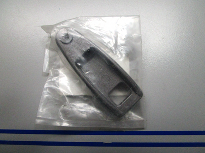 *NEW OEM* 0810 Tohatsu Clamp Screw Handle 307562102-1