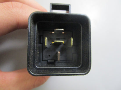 *NEW OEM* 0810 Volvo Penta Relay 3854138