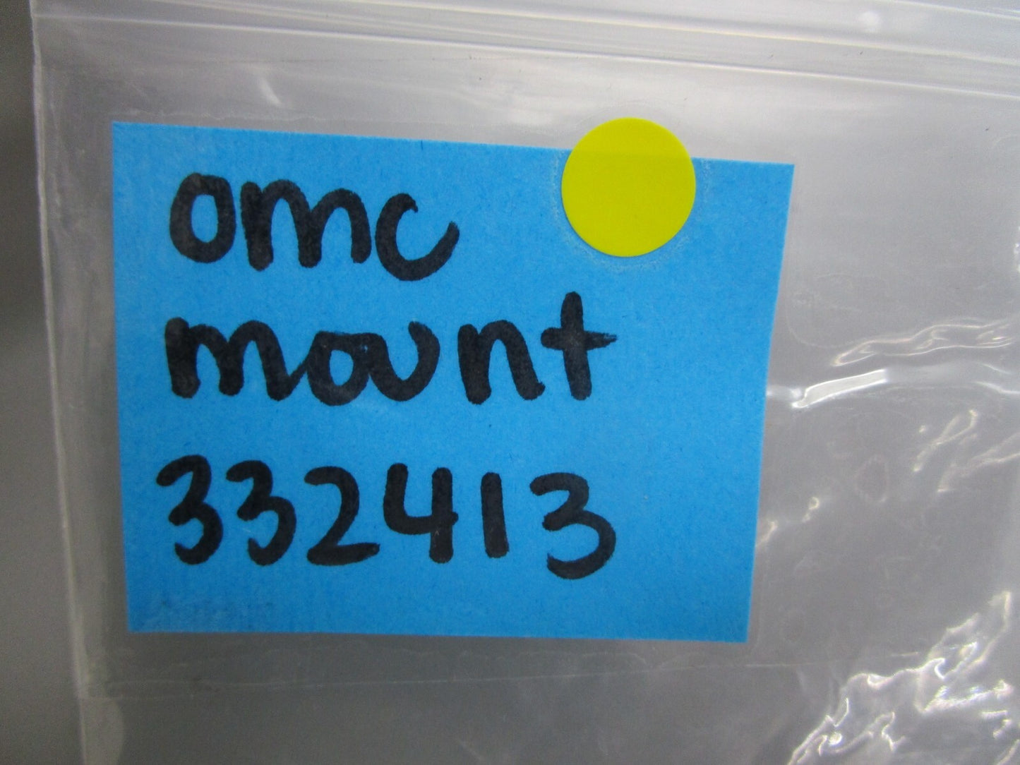 *NEW OEM* (LOT OF 2) 0810 OMC Johnson Evinrude Mount 332413 0332413