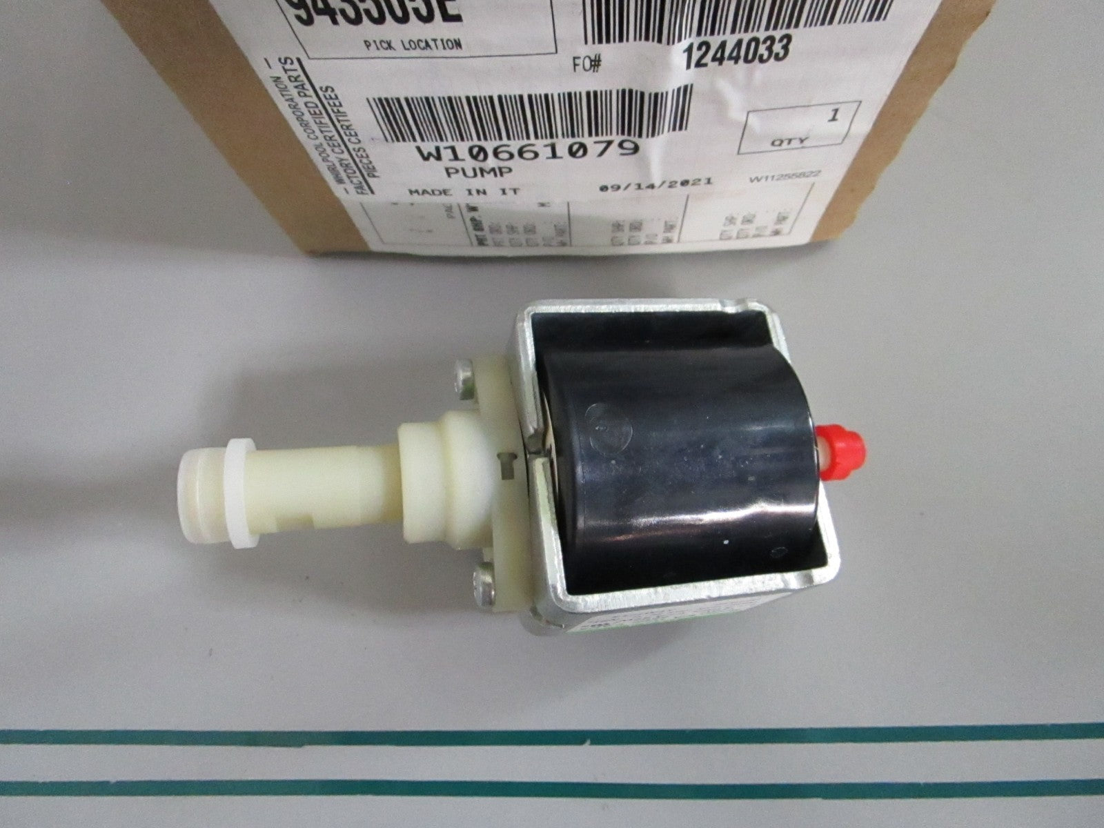 Whirlpool NEW OEM Pump W10661079 NOS Genuine Factory Appliance Part 0820