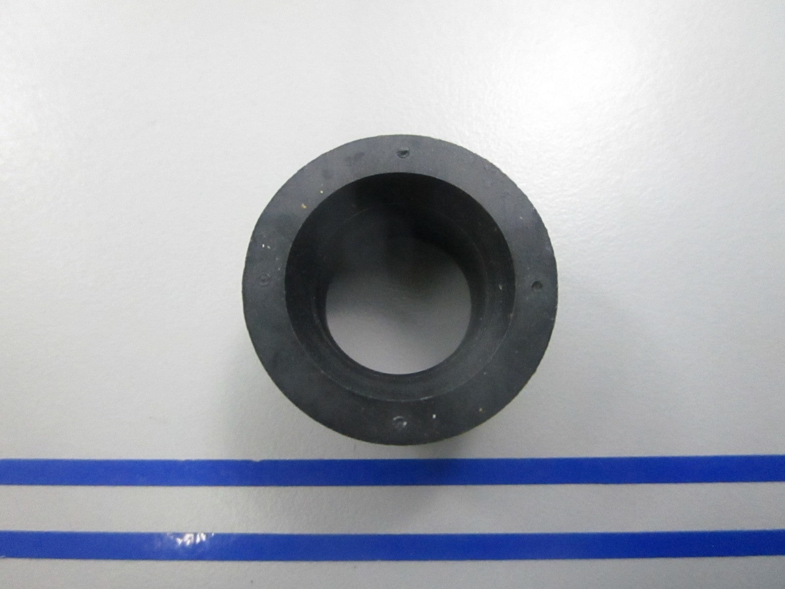 NEW OEM 314832 0314832 OMC Johnson Evinrude Water Tube Grommet 0810