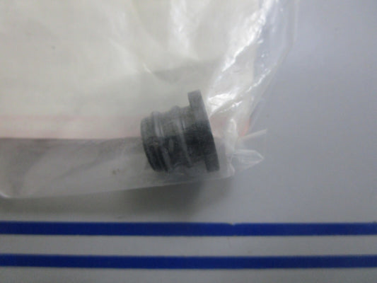 *NEW OEM* 0810 Suzuki Grommet 17562-93900