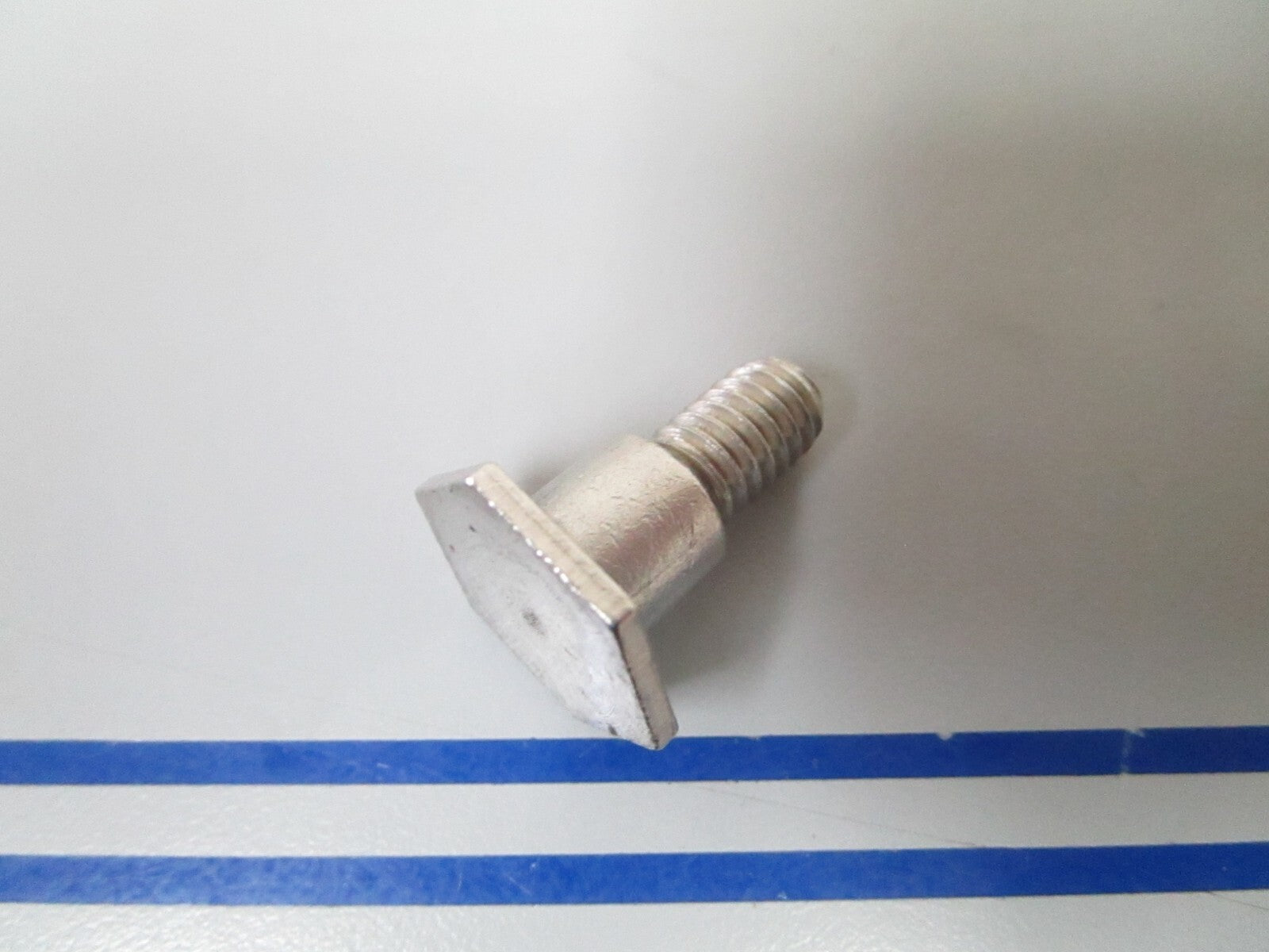*NEW OEM* 0810 Mercury Quicksilver Screw 286422