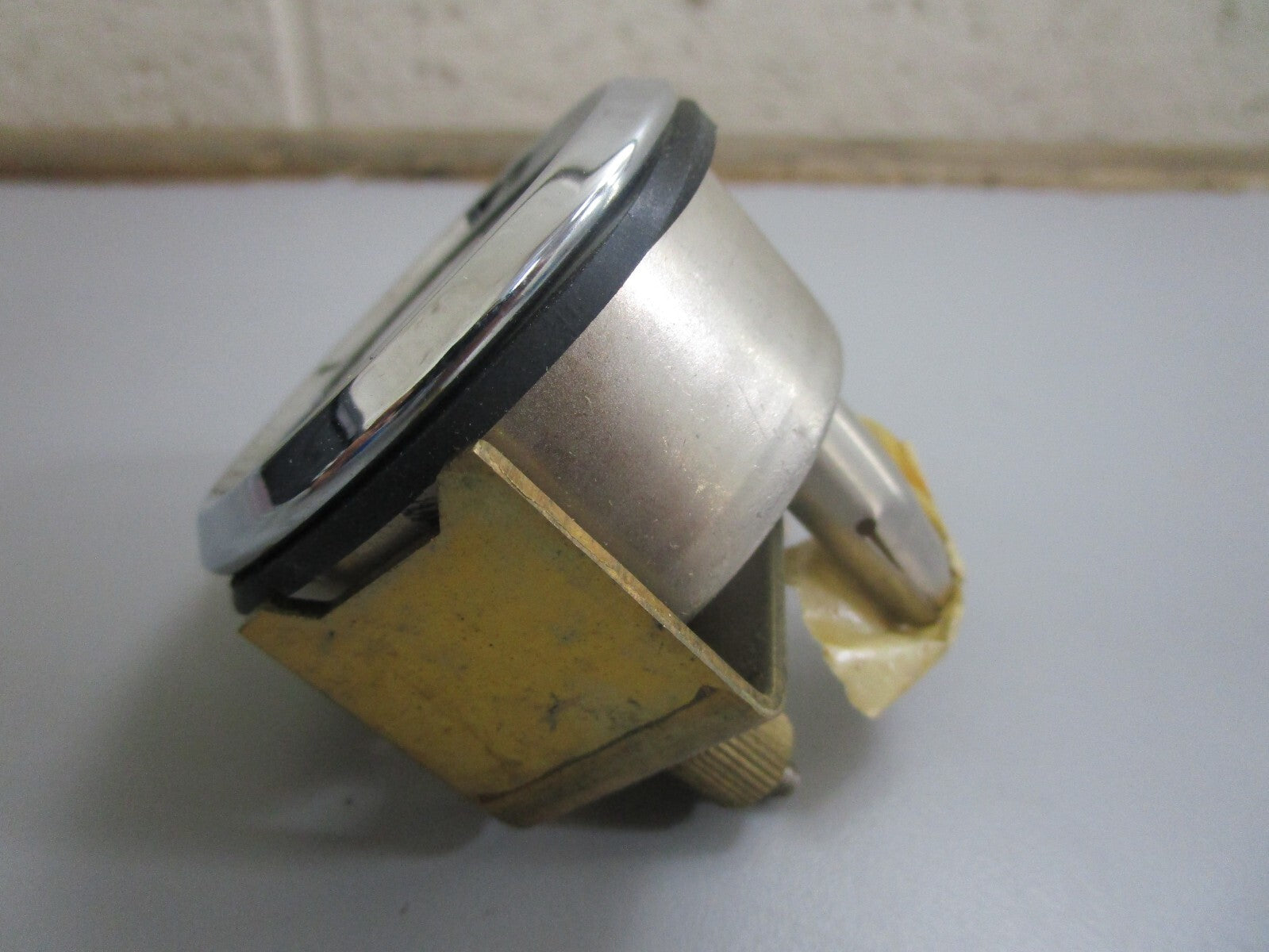 *NEW OEM* 0820 Volvo Penta Engine Oil Pressure Gauge 100 PSI 808171