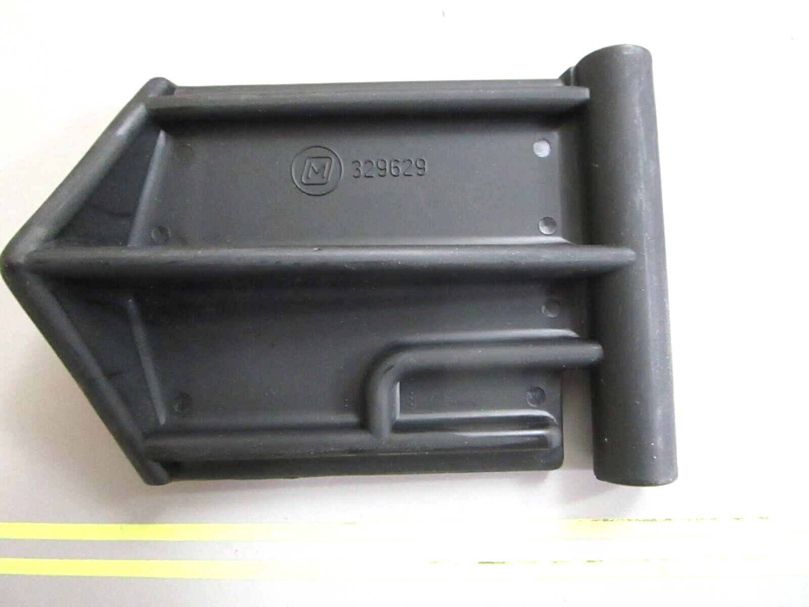 *NEW OEM* 0750 OMC Johnson Evinrude GUIDE & PAD AY 394798 0394798